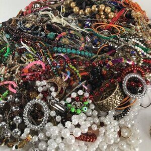 5lbs Bulk Vintage to Now Wearable Women Jewelry Necklace, Bracelet and other